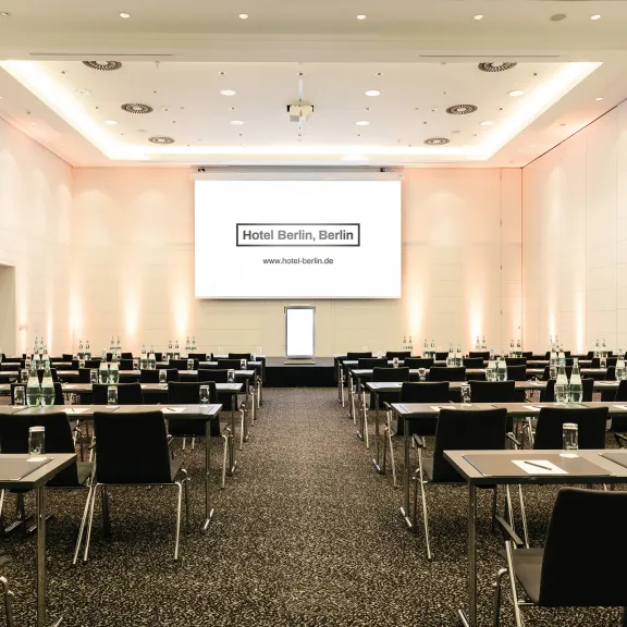 Tagungshotel Hotel Berlin, Meetingraum parlamentarisch bestuhlt