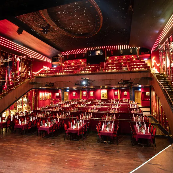 Theatersaal Wintergarten Varieté mit Tanzfläche