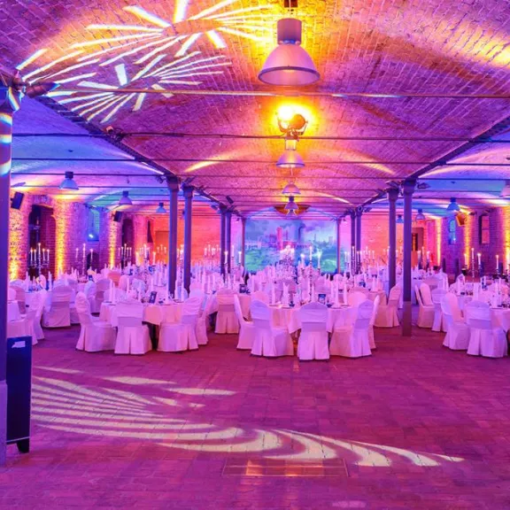 Salon August der Eventlocation Landgut Stober in Galabestuhlung 