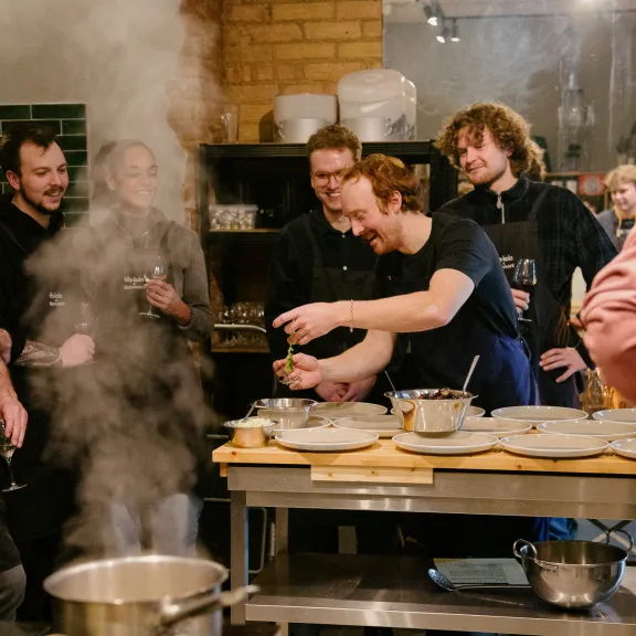 Unsere kulinarischen Teamevents bringen euer Team zusammen. 