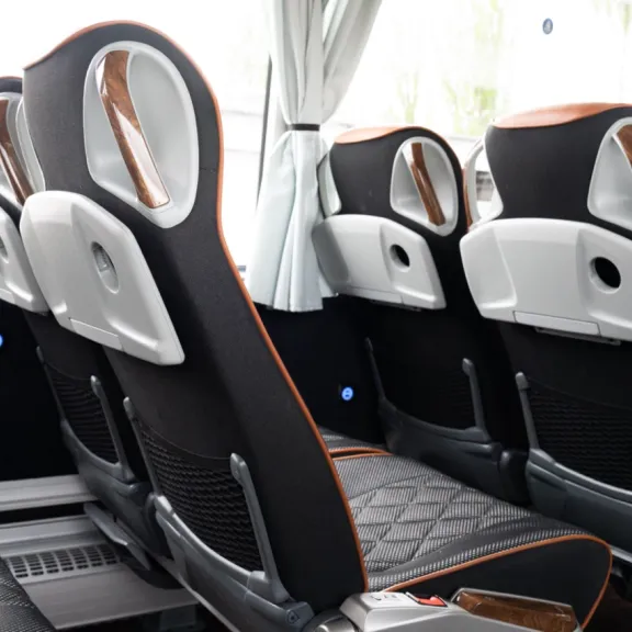 Sitze eines BVB.net Reisebusses