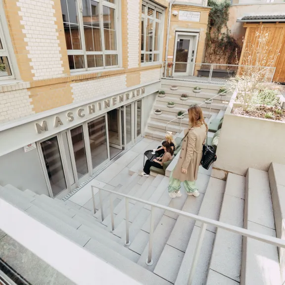 Haupteingang Außenansicht