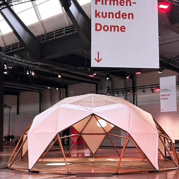 G75, Transparent mit Gaze, Messe Stuttgart