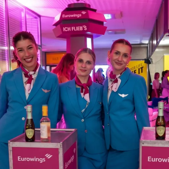 Markenbotschafter, Brand Ambassadors, Event-Hostessen, Promotion-Personal, Veranstaltungspersonal, Messe-Hostessen, Hostess-Agentur, Event-Personal buchen, Promotion-AgenturEvent-Hostessen, Promotion-Personal, Veranstaltungspersonal, Messe-Hostessen, Hostess-Agentur, Promotion-Agentur
