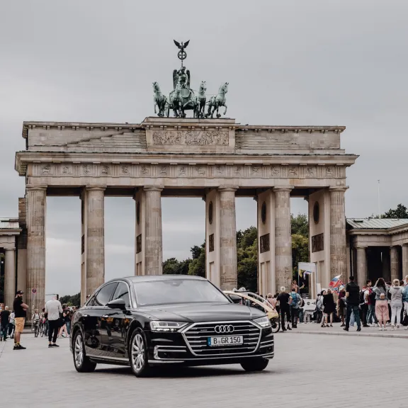 FAHRWERK First Class Limousine