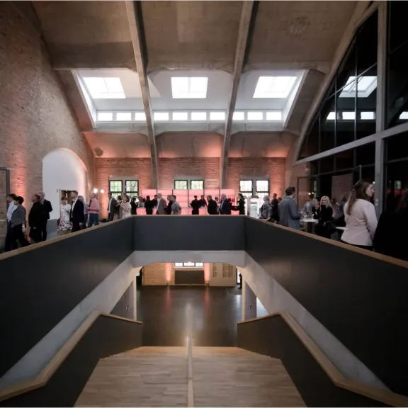 Foyer mit Treppe im Obergeschoss
