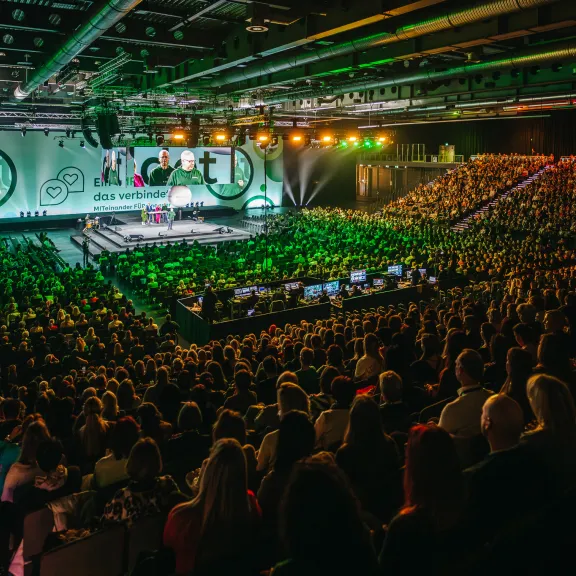 Bühne inkl. Lichttechnik, 1000 PAX 