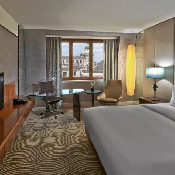 Spacious room with view of the cathedral