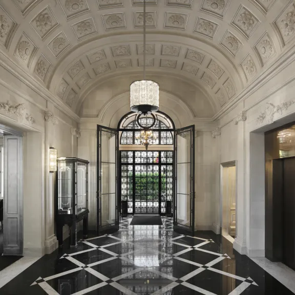Schlosshotel Berlin by Patrick Hellmann Foyer