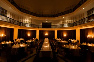 Das MARS befindet sich in einem ehemaligen Krematorium in Berlin Wedding und ist die gastronomische Ergänzung des dort ansäs…