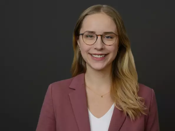 Ansprechpartnerin Anne Geyer