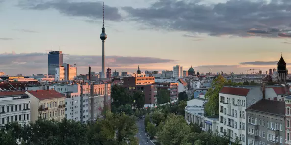 Blog BerlinMeetings, Martkwissen USA, Skyline von Berlin mit Blick auf den Fernsehturm