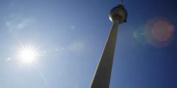 Blog Berlin Meetings, Eventlocations Berlin, TV Tower photographed from below