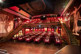 Theatersaal Wintergarten Varieté mit Tanzfläche