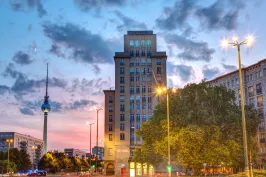 PlaceOne - Panoramalocation am Strausberger Platz