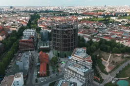Drohnenaufnahme EUREF Campus mit Gasometer