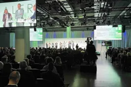 Event with screens with livetranslation