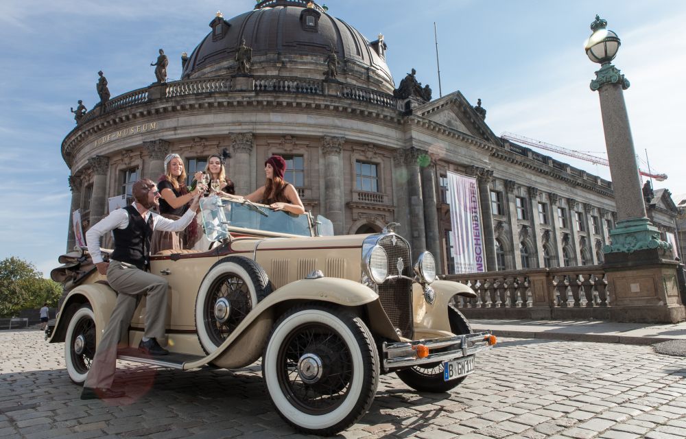 Time travel to the twenties as a team event with Zeitreisen