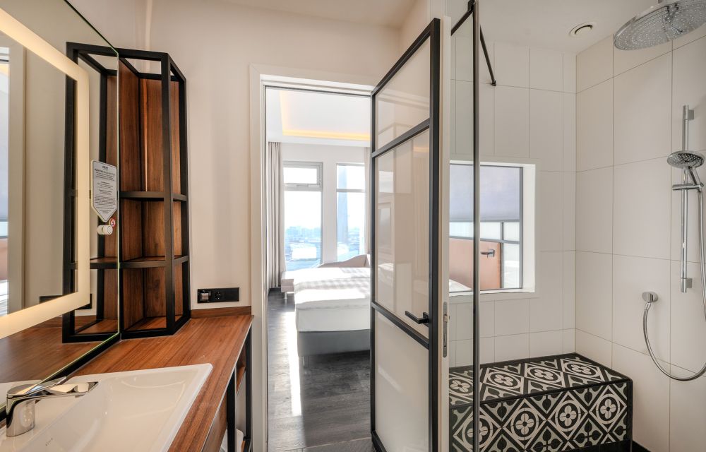 Sky Suite Bathroom