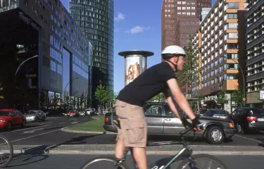 Berlin Potsdamer Platz mit dem Bike