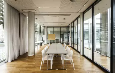 Meeting Guide Berlin Cafe Moskau Raum Riga mit Workshop Set Up