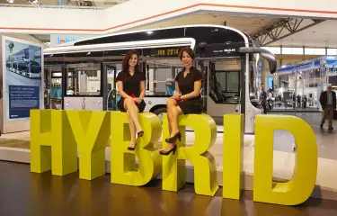 Meeting Guide Berlin TRUST Promotion HYBRID Bus Hostessen