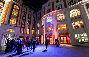 Historischer Innenhof des Admiralspalasts