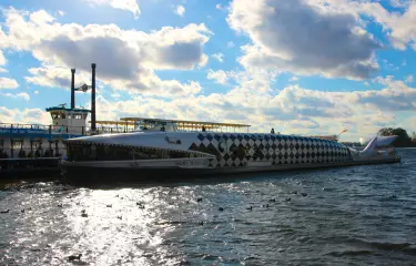 Excursion steamer "Mobby Dick" on the Berlin Havel