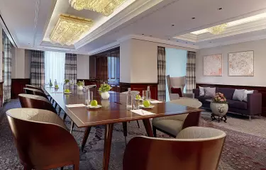 Tageslicht, Bankett runde Tische, Cabaret runde Tische, Block/Tafel