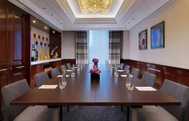 Empfang, Bankett runde Tische, Cabaret runde Tische, Theater, Block/Tafel, parlamentarisch