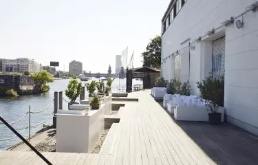 Outdoorbereich an der Spree