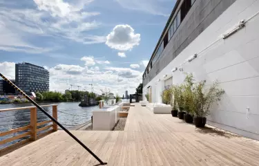 Outdoorbereich an der Spree