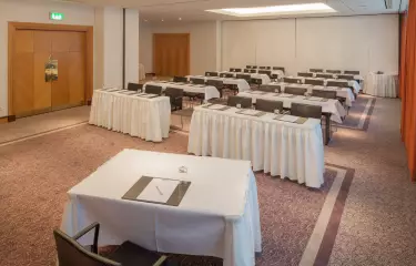 Meeting Guide Berlin, Park Inn by Radisson Berlin Alexanderplatz, Conference, Salon Virchow, Stuhlreihen, Hussen