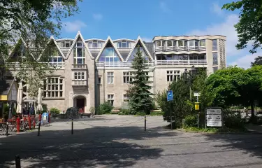 Hotel St.-Michaels-Heim Aussenansicht von der Bismarckallee 
