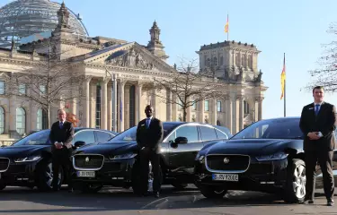 Meeting Guide Berlin, Limousinenservice Berlin, drei Elektrolimousinen mit Chauffeuer