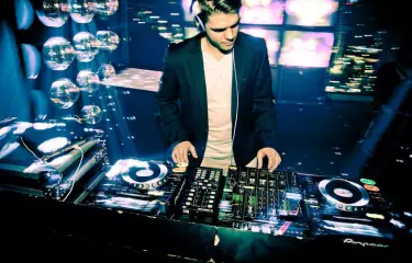 Meeting Guide Berlin, berlinklang, Book a DJ in Berlin