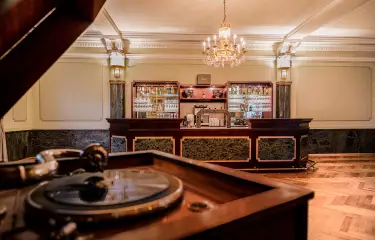 Sitzgelegenheiten im Grünen Salon der Eventlocation Meistersaal