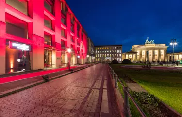 AXICA Atrium at night with view to the Brandenburger Tor