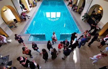 Event in der Schwimmhalle im Stadtbad Oderberger