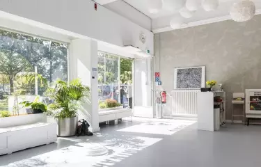 Meeting Guide Berlin, Eventlocation Berlin, Forum Factory, lichtdurchfluteter Eingangsbereich