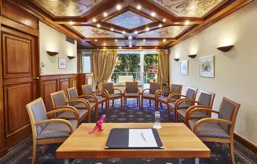 Konferenzraum Fresko halbkreisförmig bestuhlt