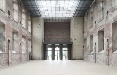 St. Elisabeth Kirchsaal von innen mit Blick zum Portal