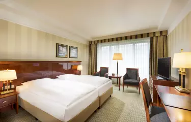 Hotelzimmer mit getrennten Betten