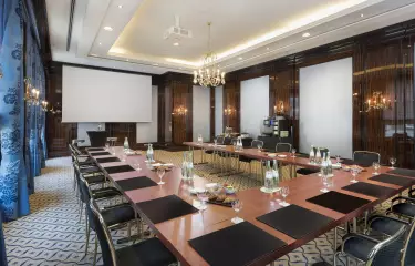 Tagungsraum Madrid und U-Form bestuhlt