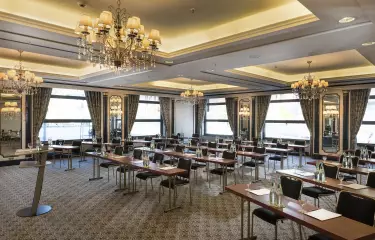 Tagungsraum Vienna parlamentarisch bestuhlt