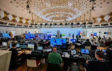 Studio-Setting einer digitalen Veranstaltung