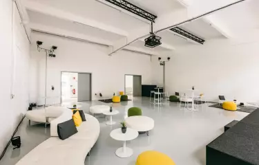 Meeting 1 mit Mischbestuhlung