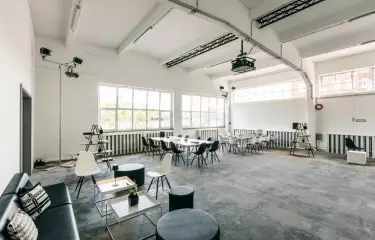 Meeting 2 mit Mischbestuhlung