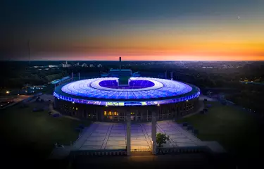 Beleuchtetes Olympiastadion Berlin