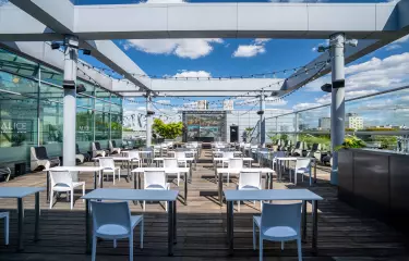 Eventlocation-Berlin_Alice_draußen tagen